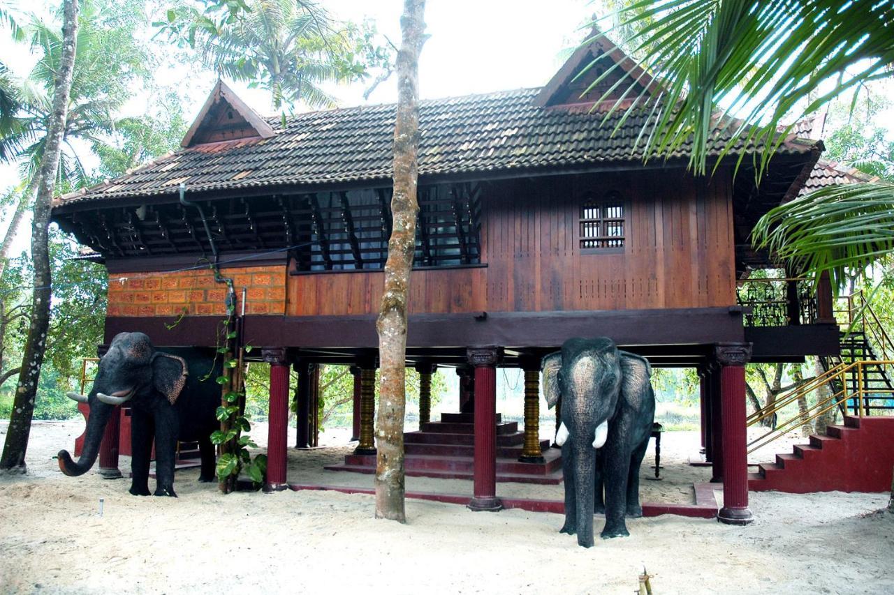 Homestay Elephant Courtyard- A Heritage Alappuzha